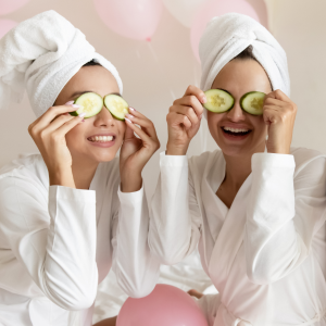 Spa Laundry Featuring Guests In Robes And Towels 300X300